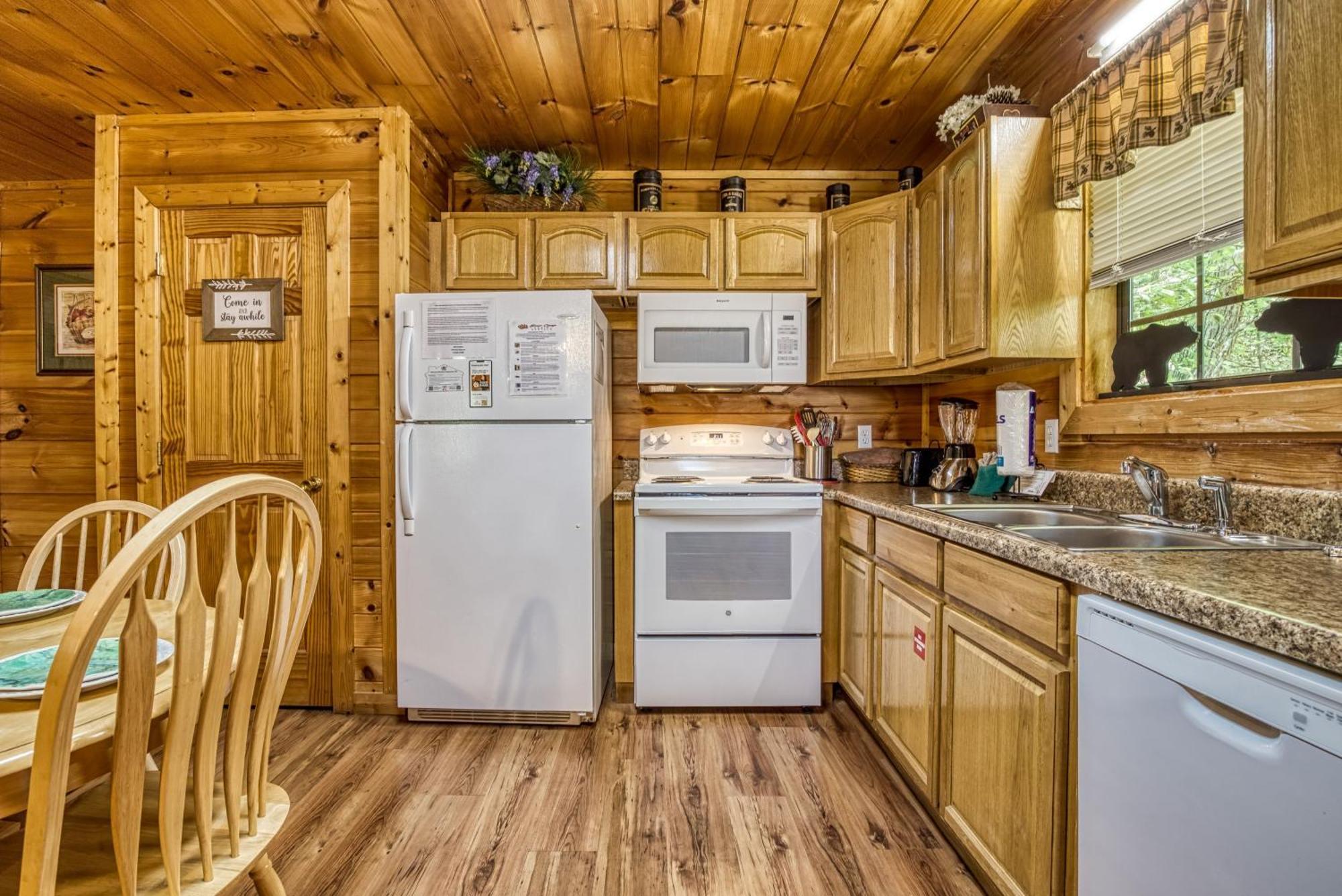 Suite Sensations, Hot Tub, Pool Table, 1089 Free Tickets Each Paid Day, Dollywood And More ピジョンフォージ エクステリア 写真