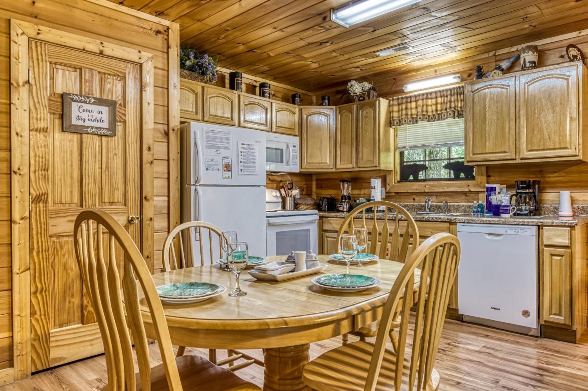 Suite Sensations, Hot Tub, Pool Table, 1089 Free Tickets Each Paid Day, Dollywood And More ピジョンフォージ エクステリア 写真